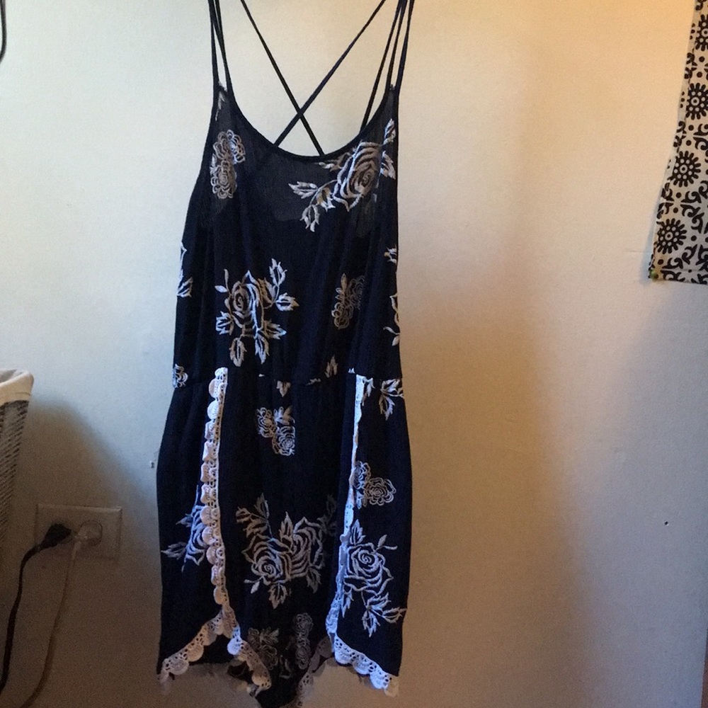 Cross cross back Romper